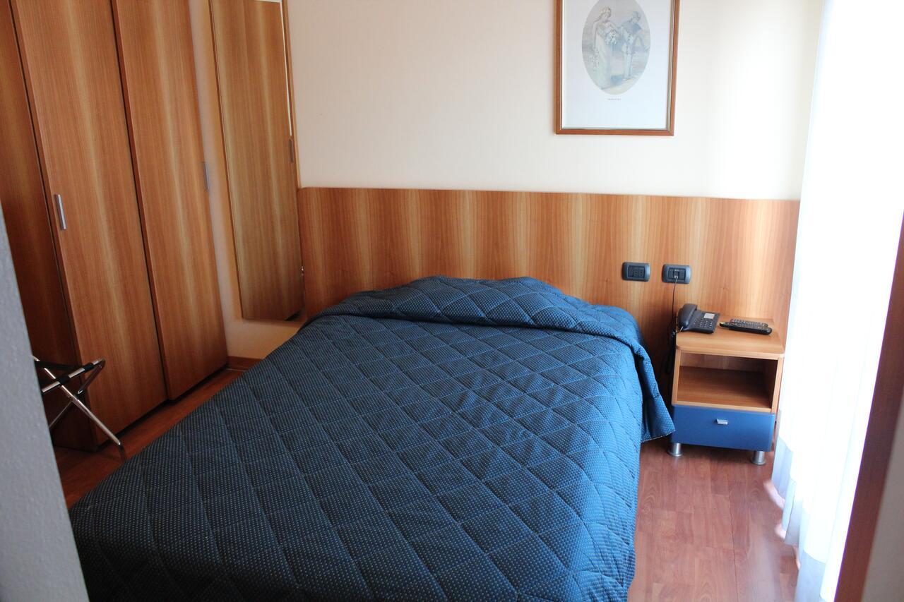 Hotel Selide Desio Buitenkant foto