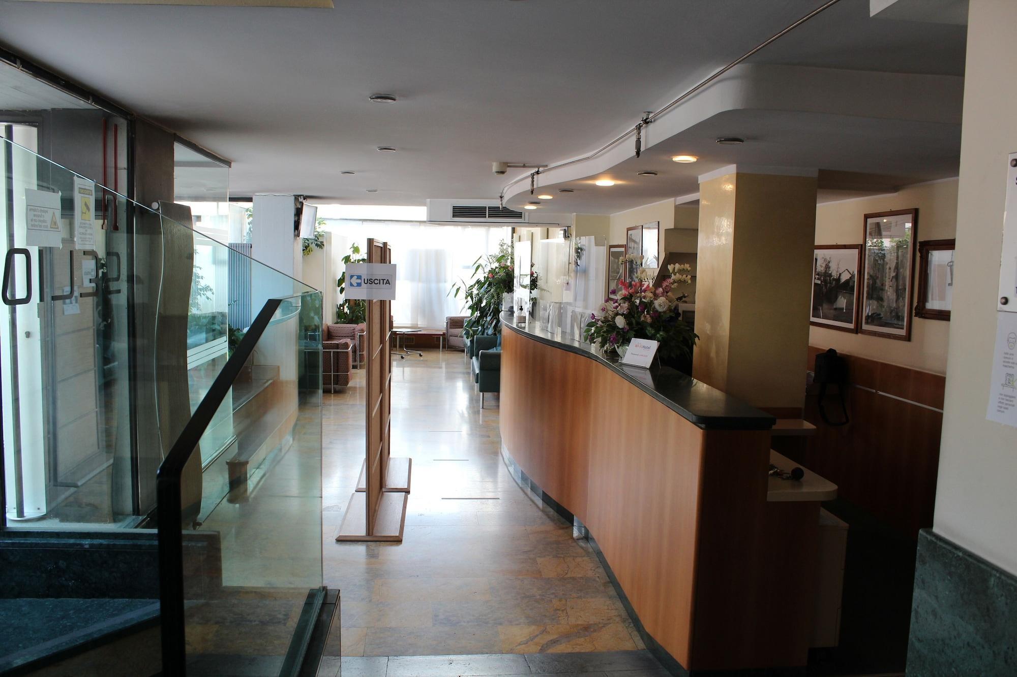 Hotel Selide Desio Buitenkant foto