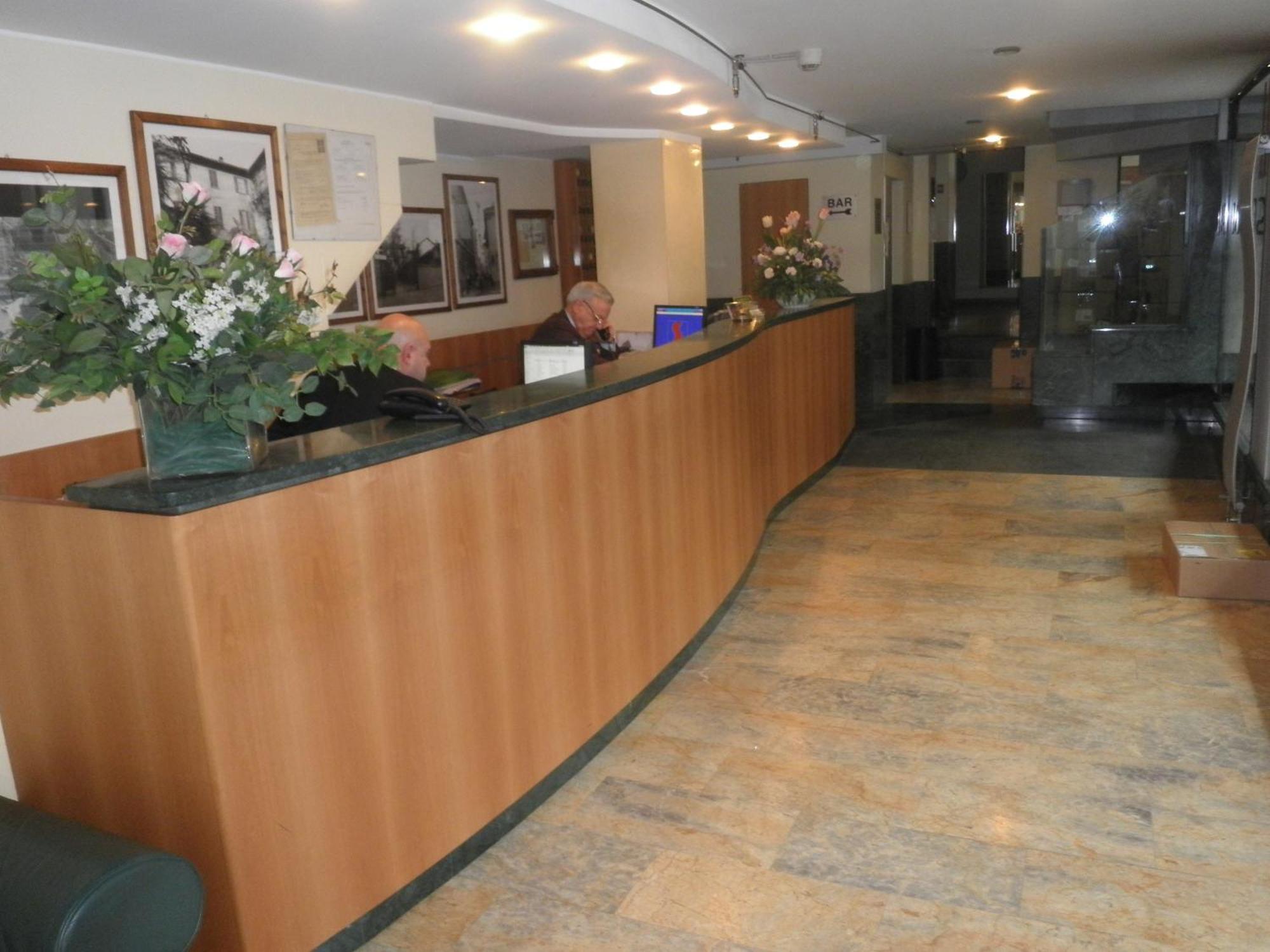 Hotel Selide Desio Buitenkant foto