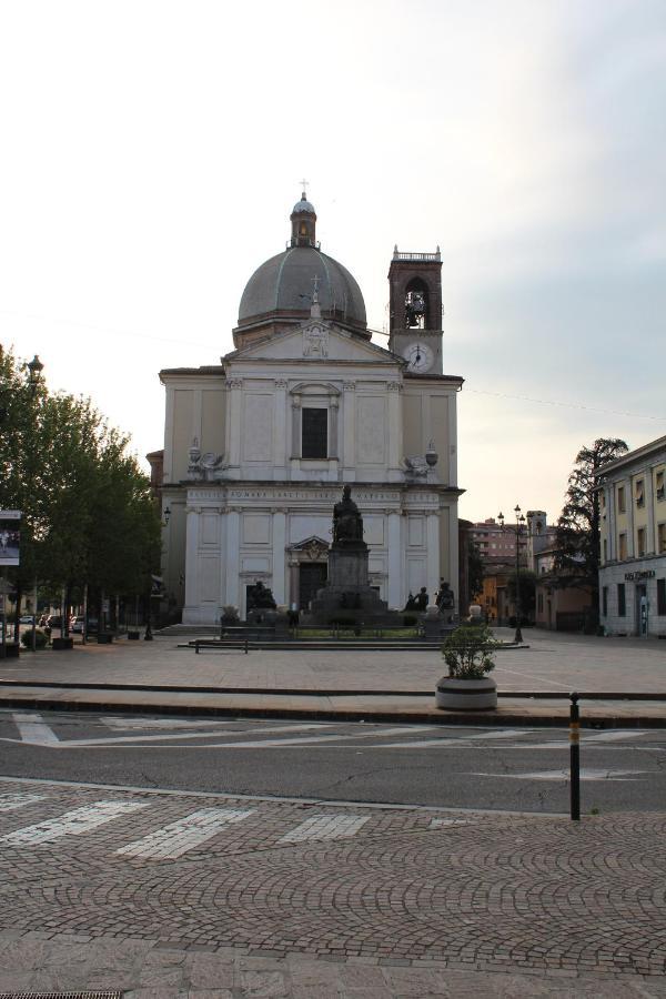 Hotel Selide Desio Buitenkant foto
